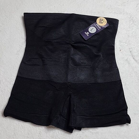 New Shapermint Essentials All Day Every Day High-Waisted Shaper Boyshort - Picture 3 of 5